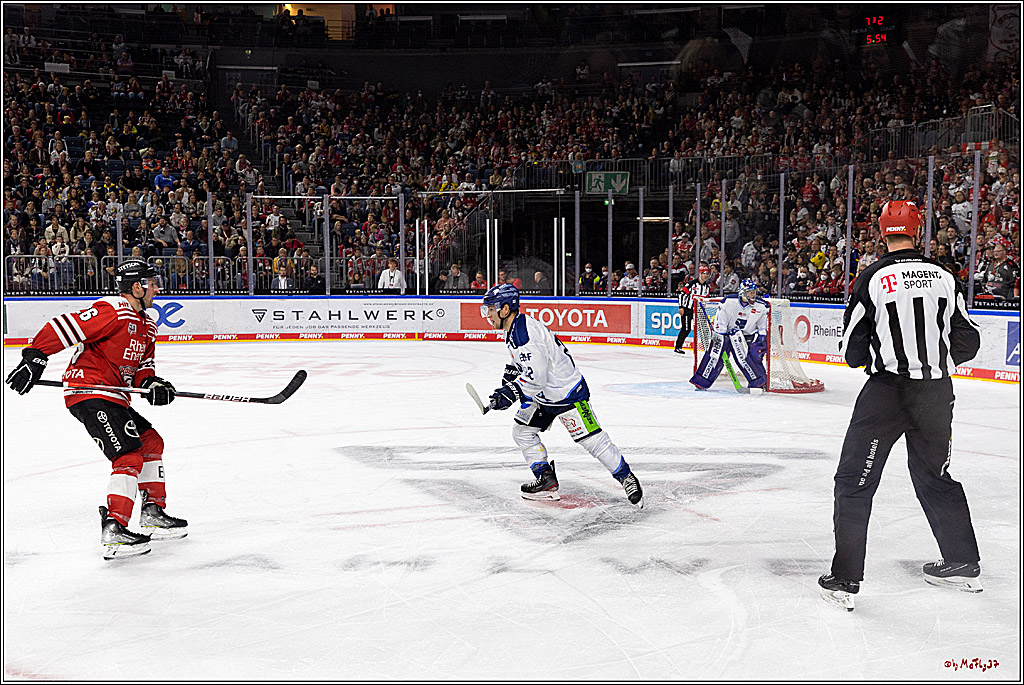 PENNY DEL;  Kölner Haie - Straubing Tigers; Köln, 09.10.2022